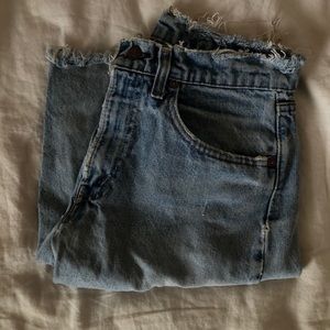 High-wasted Levi Cut-Off Shorts